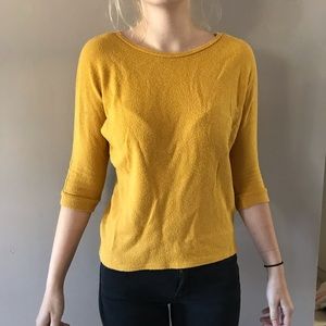 Cute yellow top